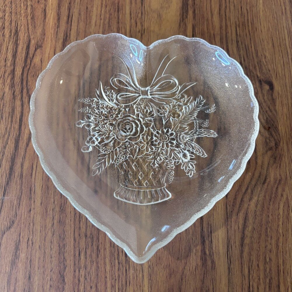 Crystal Endearment Heart Plate by Mikasa 6 1/2" - Etched Flower Basket & Bow